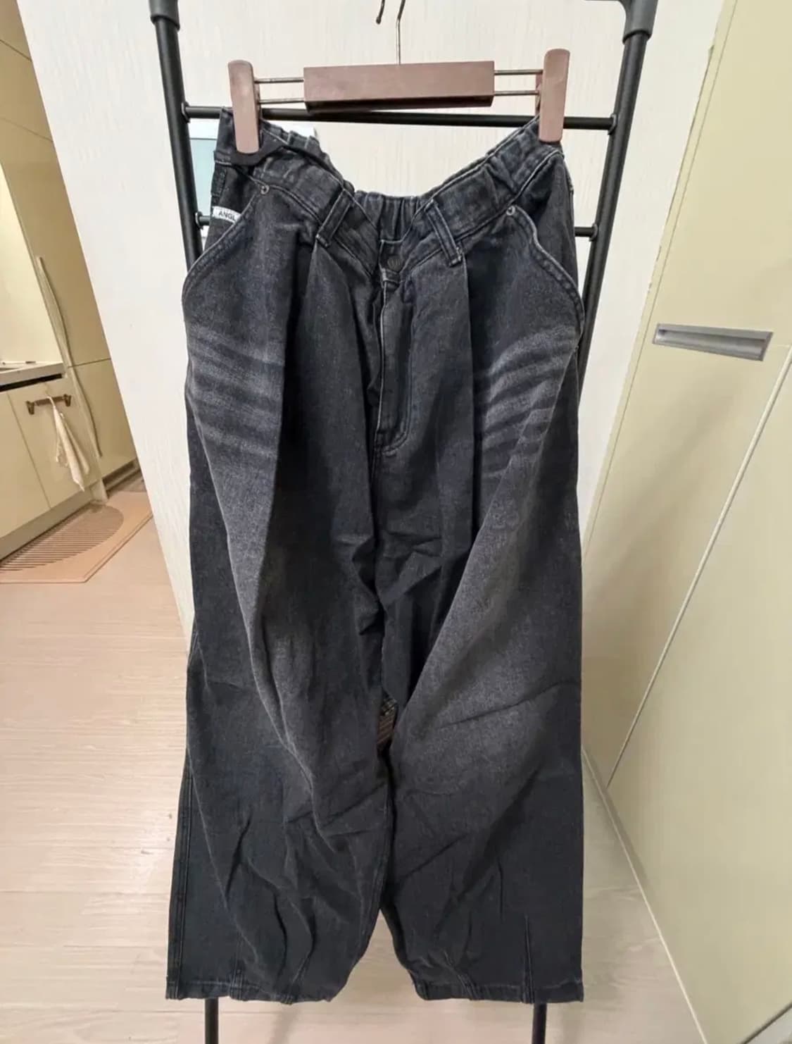 앵글런 흑청 데님 벌룬 팬츠 상품이미지1