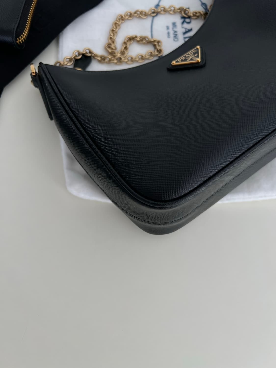 프라다 리에디션 사피아노 멀티 호보백 상품이미지3