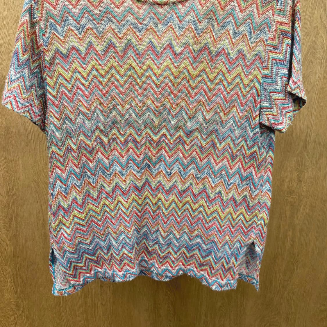 마리아니 라운드넥 반팔 니트 쉐브론 패턴 사이드 슬릿 루즈핏 레인보우 상품이미지5