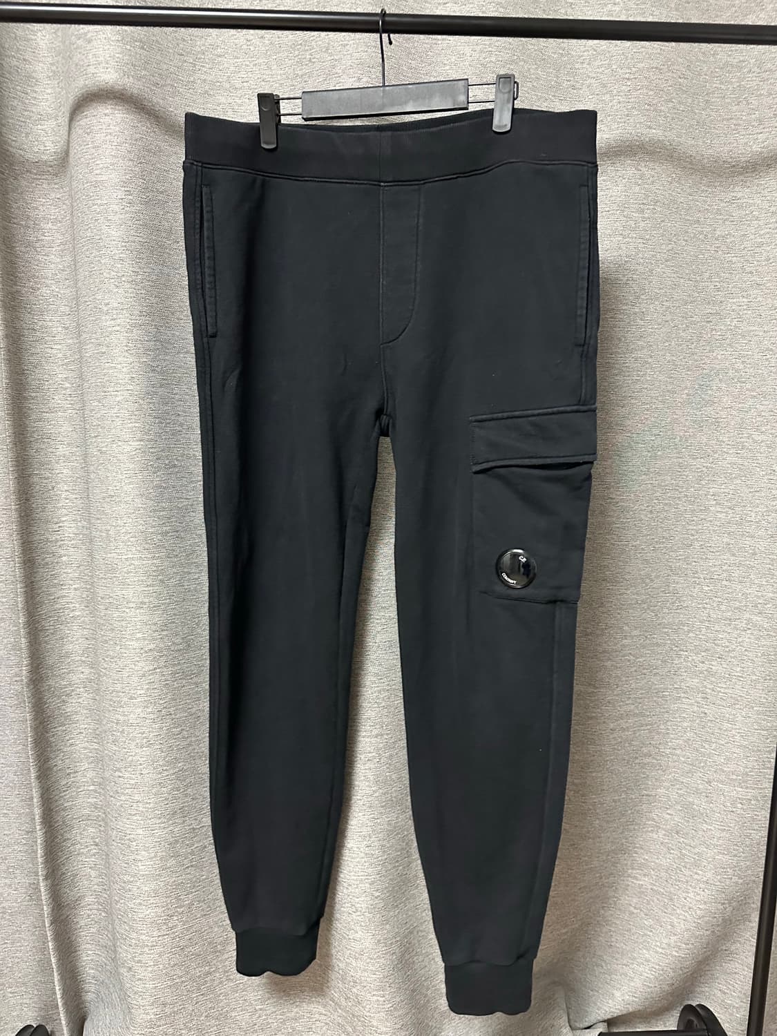 CP컴퍼니 렌즈와펜 카고 트레이닝 바지  블랙 (L) 상품이미지1