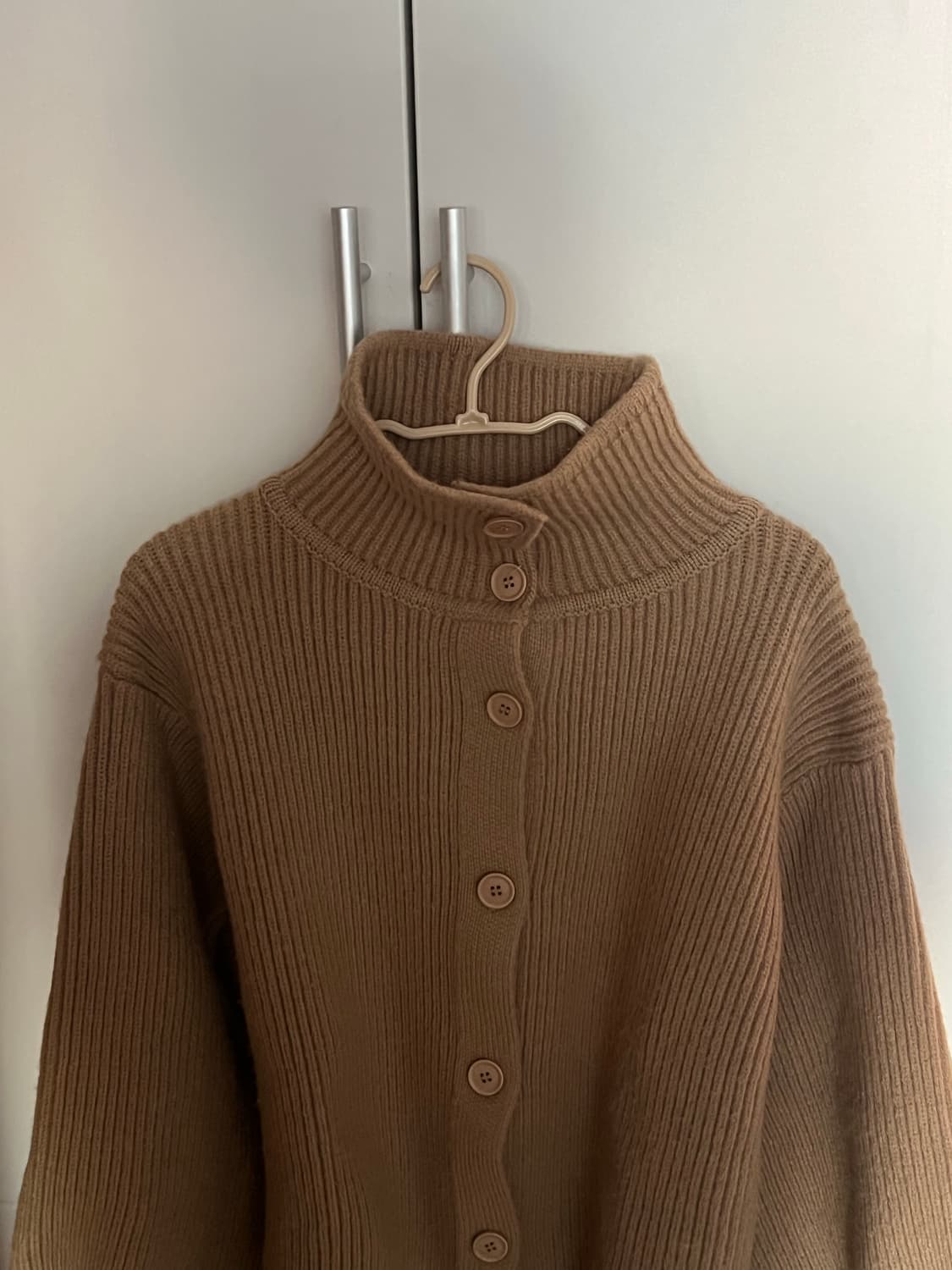 heavy high neck knit cardigan (camel) 상품이미지3