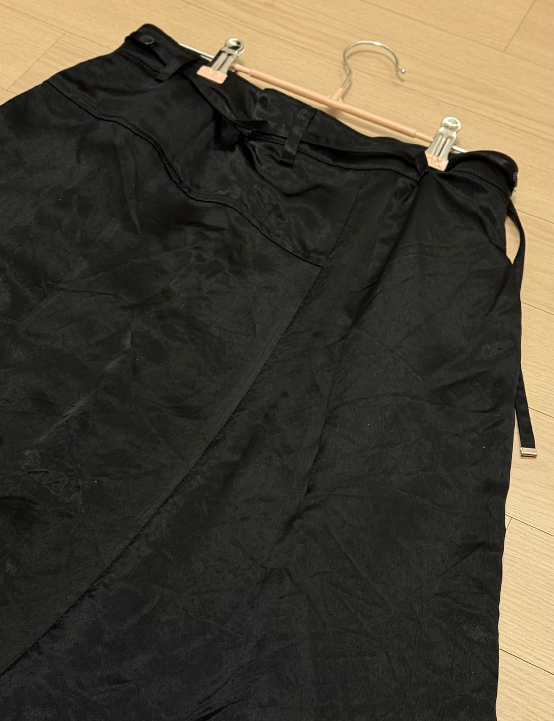 트리밍버드 소프트 드레이프 새틴 스커트 블랙 2사이즈 상품이미지9