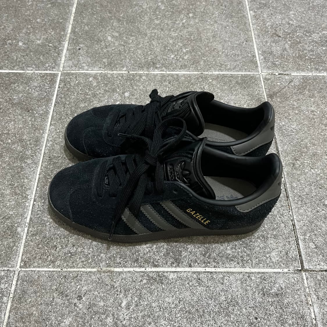gazelle core black gold metallic gum 상품이미지4