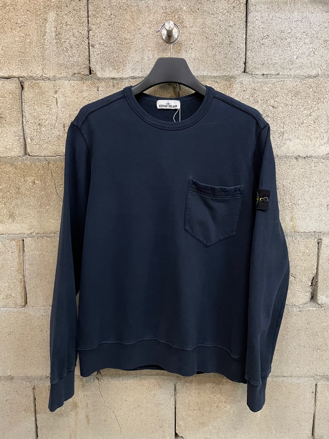 스톤 아일랜드 와펜 맨투맨 상품이미지1