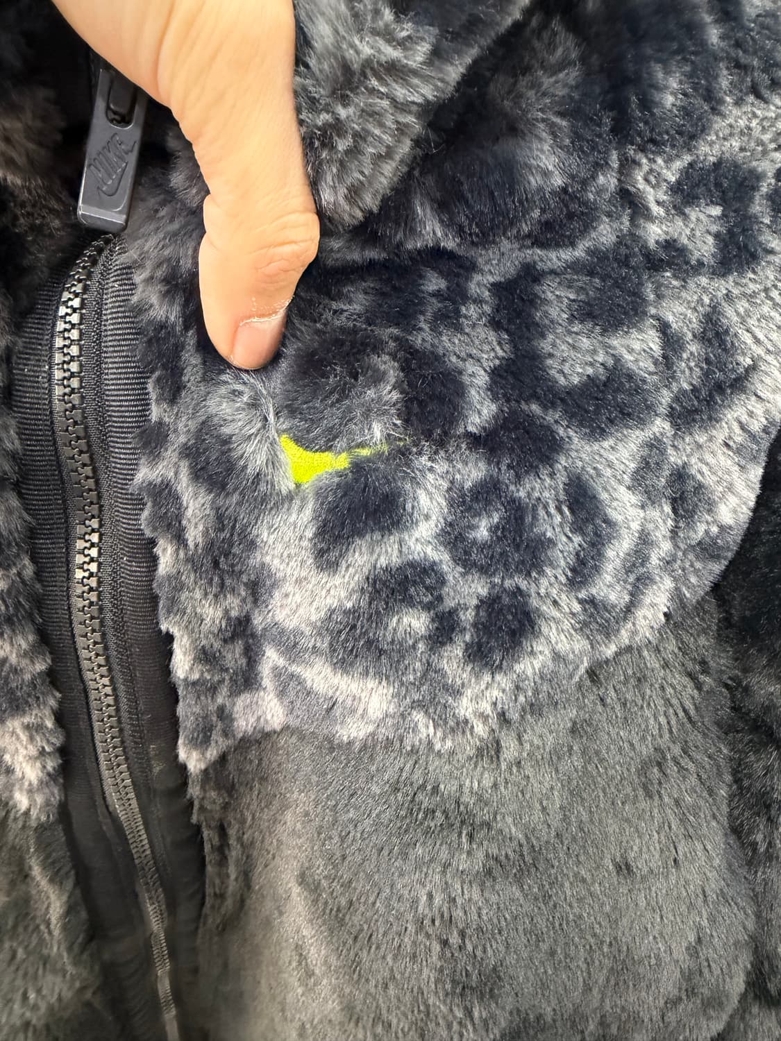 정품) 나이키 여성 레오파드 퍼 후리스자켓 M 상품이미지4