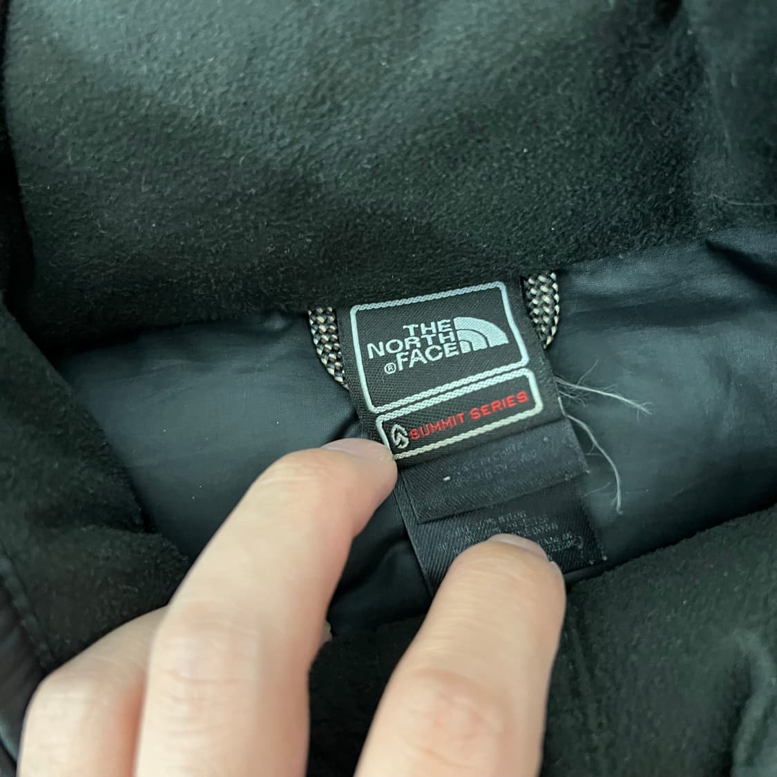 노스페이스 써밋 800 퍼텍스 유광 경량 패딩 자켓 상품이미지4