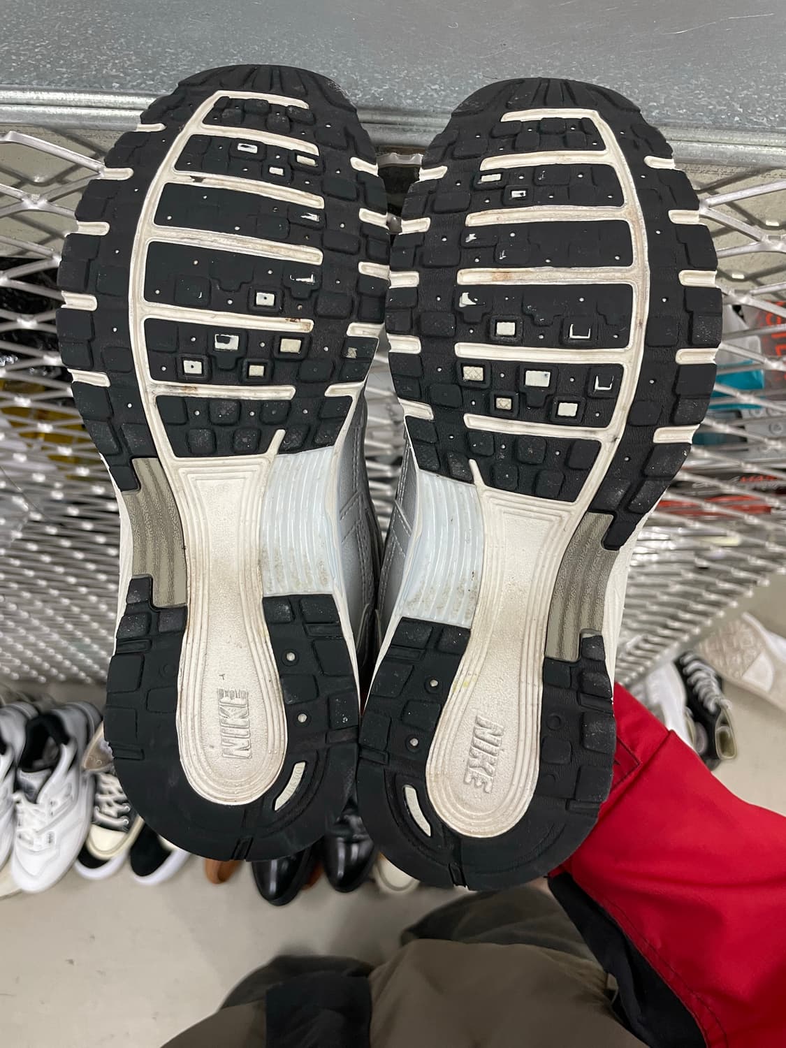 나이키 P-6000 메탈릭 실버 245 상품이미지6