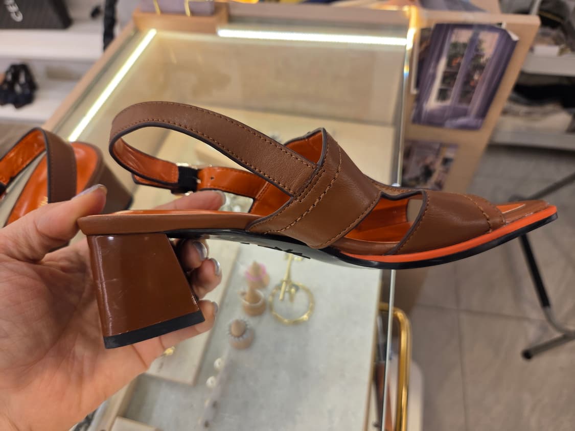 나인웨스트 가죽 샌들 상품이미지10