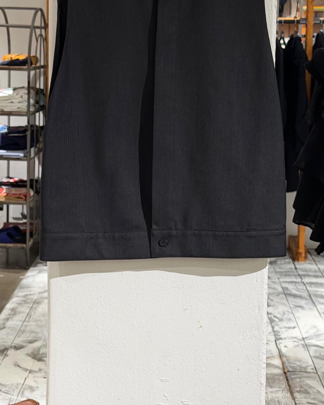 엠포리오 아르마니 차콜 매트 라인 하이넥 베스트  상품이미지5