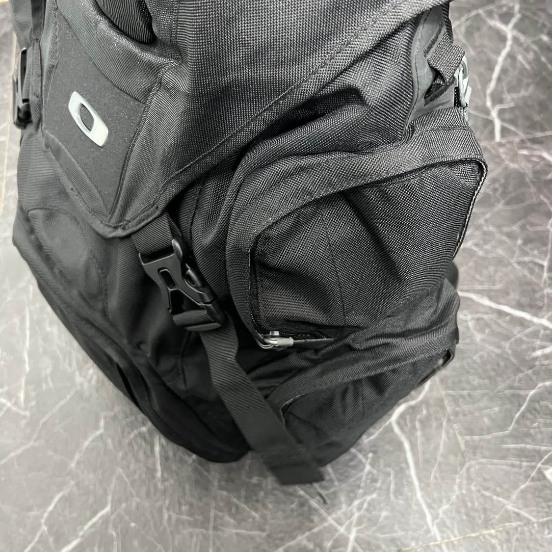 오클리 아이콘로고 택티컬 테크 기어 백팩 상품이미지6