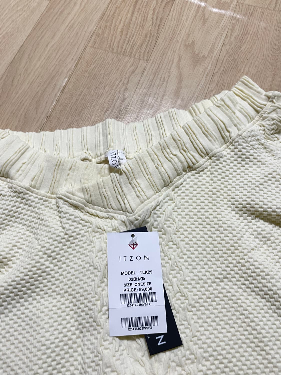 공홈 품절) 잇존 스펀지티 아이보리 새제품 상품이미지8