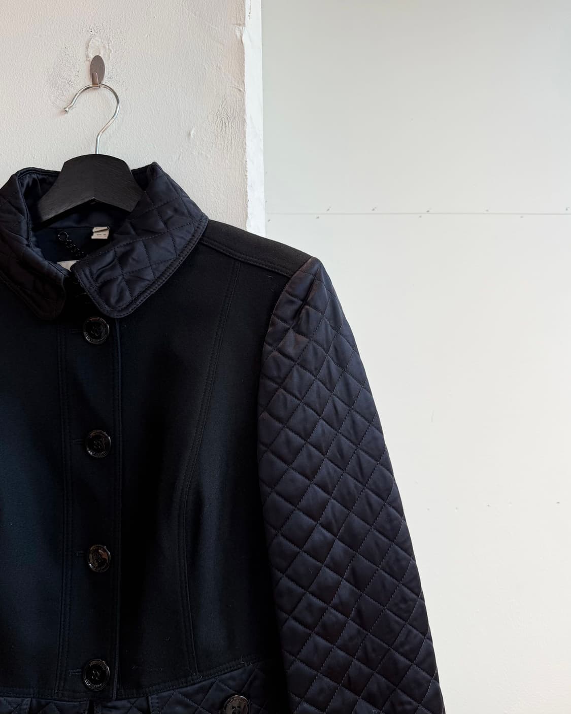 버버리 블랙 포켓 퀼팅 자켓  상품이미지5