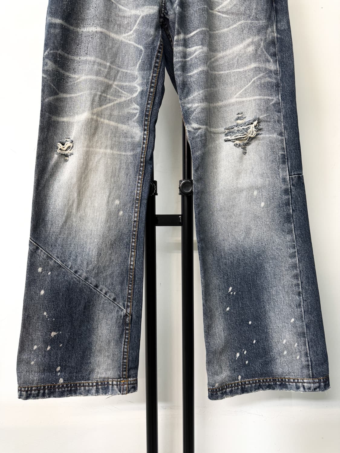 아르마니 익스체인지 이글 엠브로이더드 페인트 데님 상품이미지3