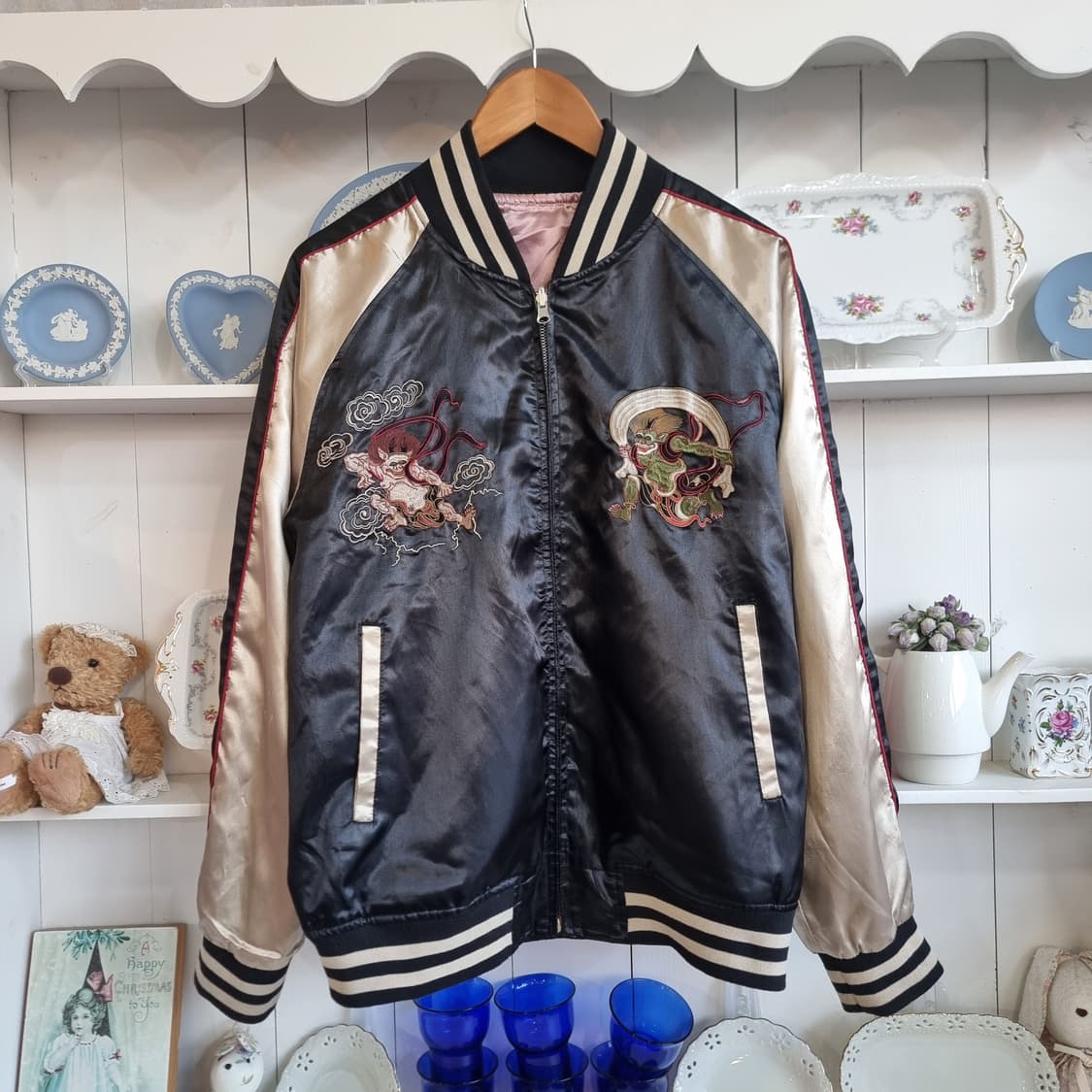 잇신뉴쿄 리버서블 스카잔 자수 점퍼 상품이미지1