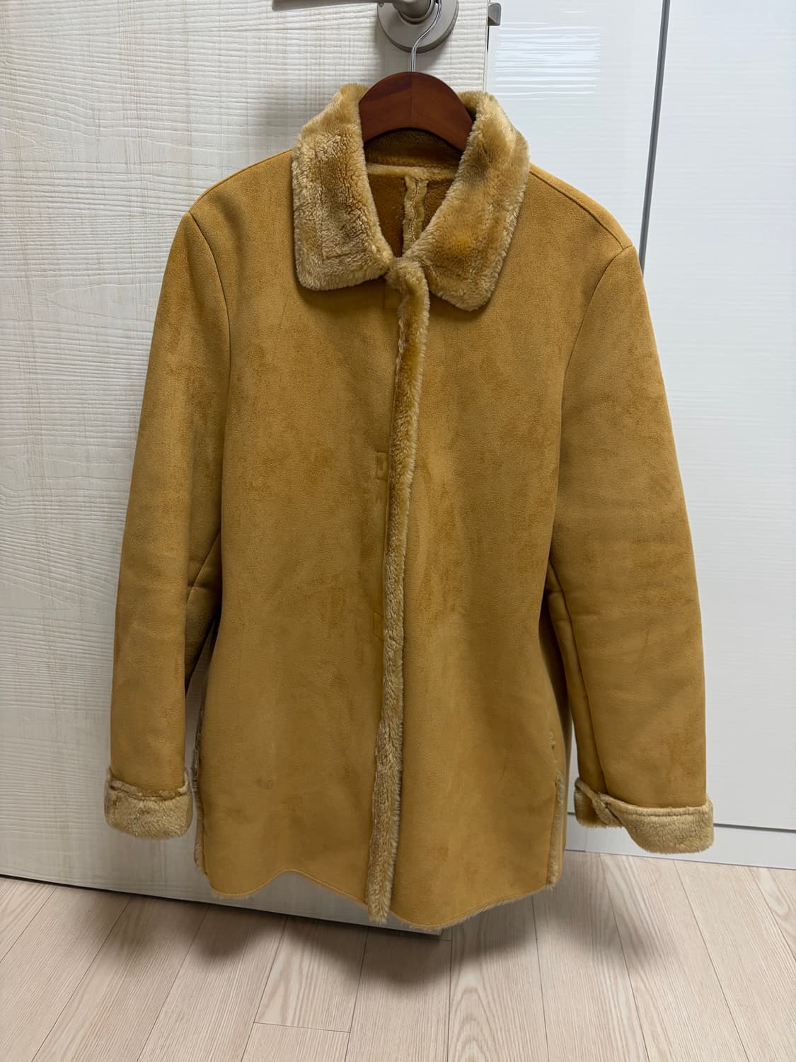 무스탕 스웨이드 털 안감 코트 상품이미지1