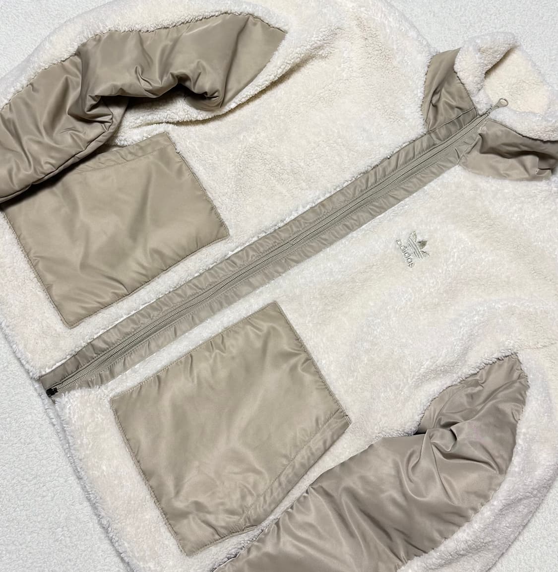 아디다스 카키 베이지 쉐르파 후리스 집업 상품이미지4