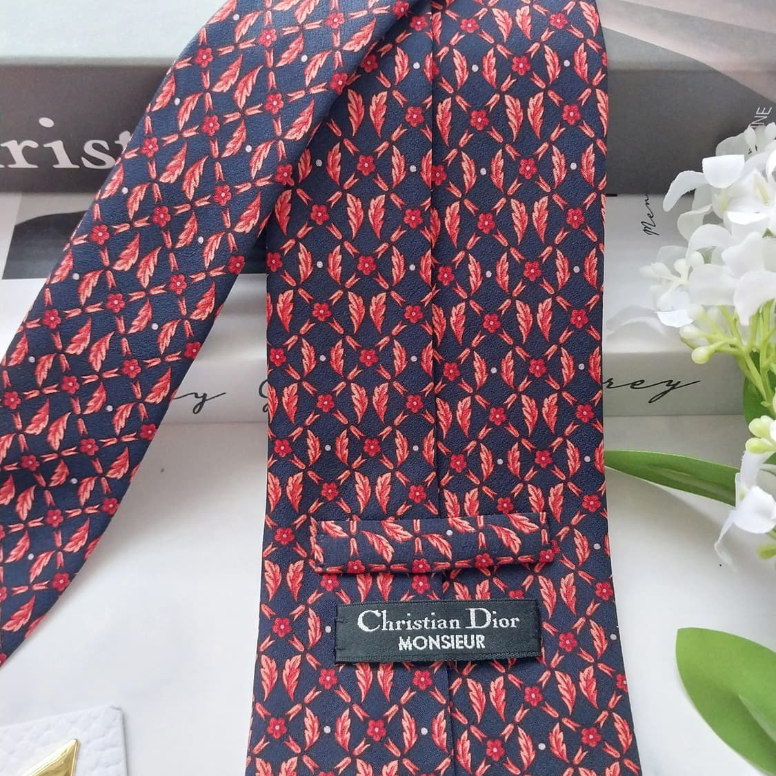 디올 실크 딥네이비 패턴 넥타이 8.9cm A+등급 K1797
 상품이미지6