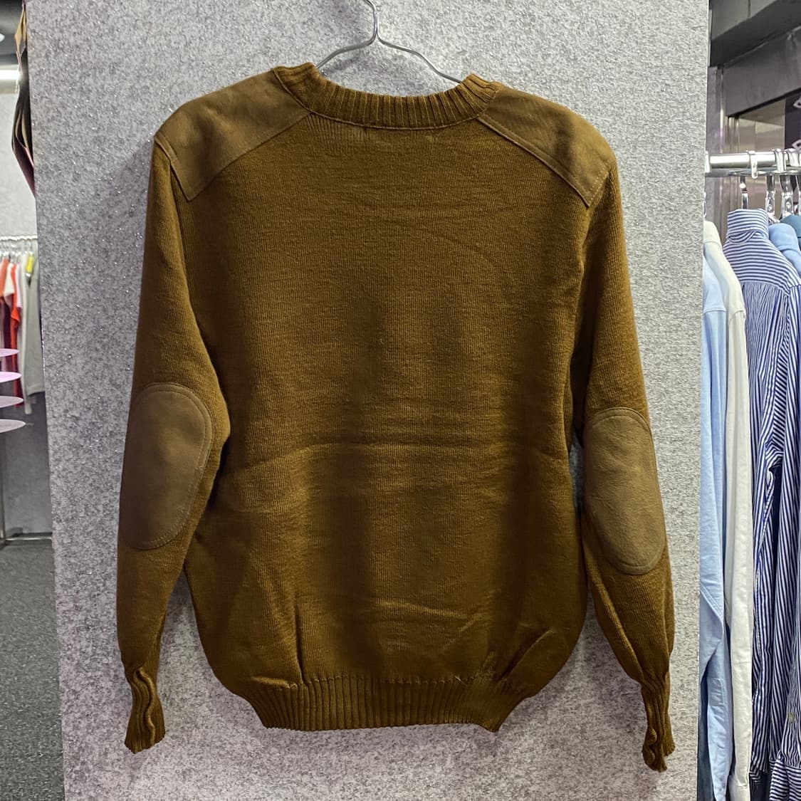 버버리 아카이브 브라운 코만도 라운드 니트 B3132 상품이미지3