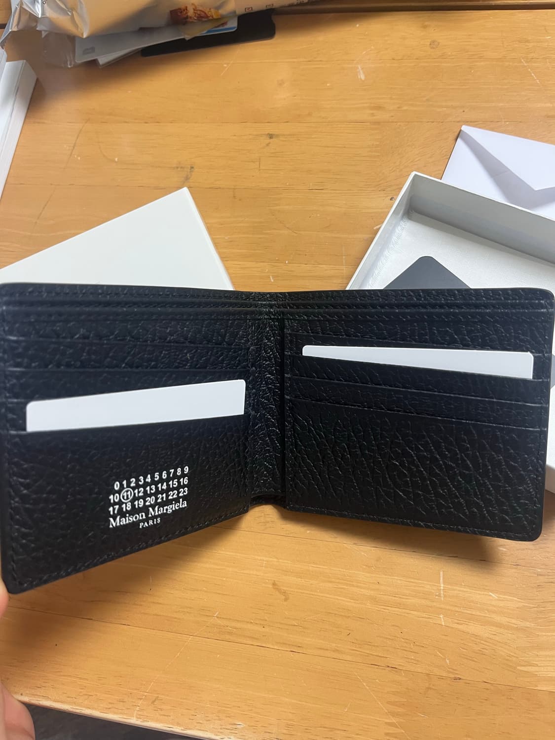 메종 마르지엘라 SA1UI0016P4455T8013 반지갑 판매합니다 상품이미지3