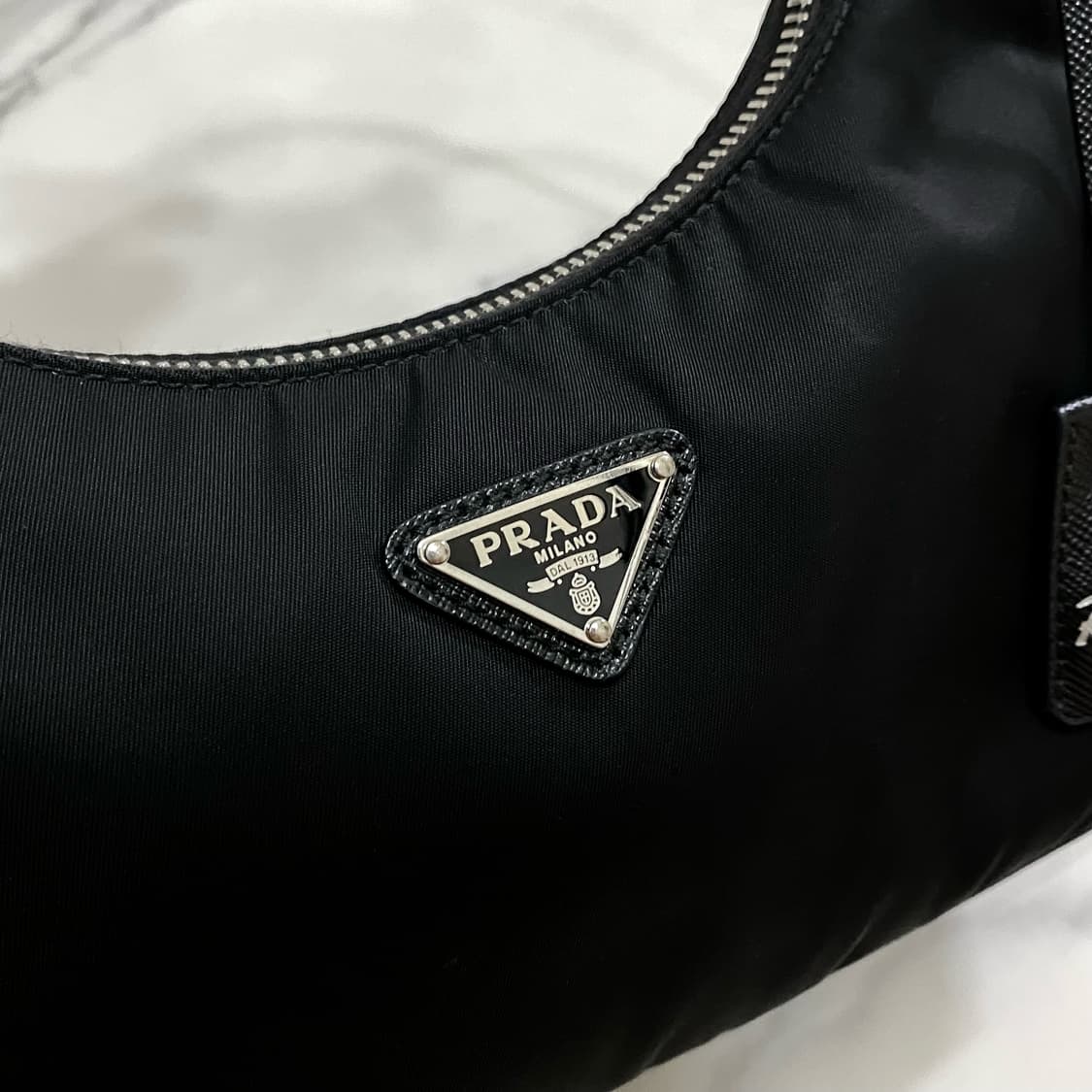 프라다 리에디션 2000 리나일론 숄더백 블랙 1NE515 상품이미지6
