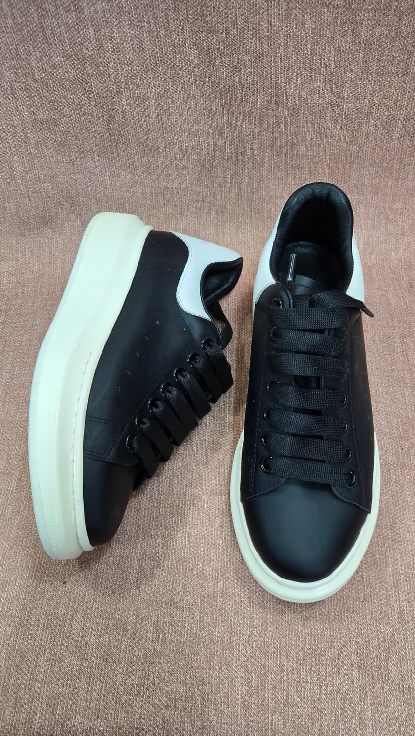 맥퀸 230mm- 오버솔  블랙&화이트 상품이미지1