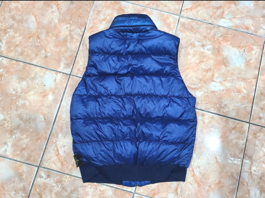 스톤아일랜드 30주년 가먼트 다이드 나일론 패딩조끼(블루네이비) 상품이미지2