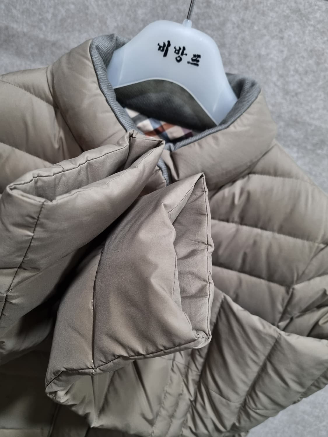 여성 100 닥스 거위털 경량 패딩 상품이미지3