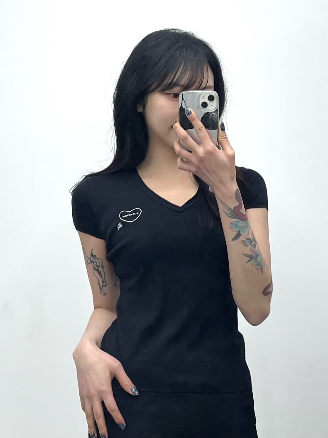 Burberry 블루라벨 하트 패치 브이넥 반팔티 상품이미지1