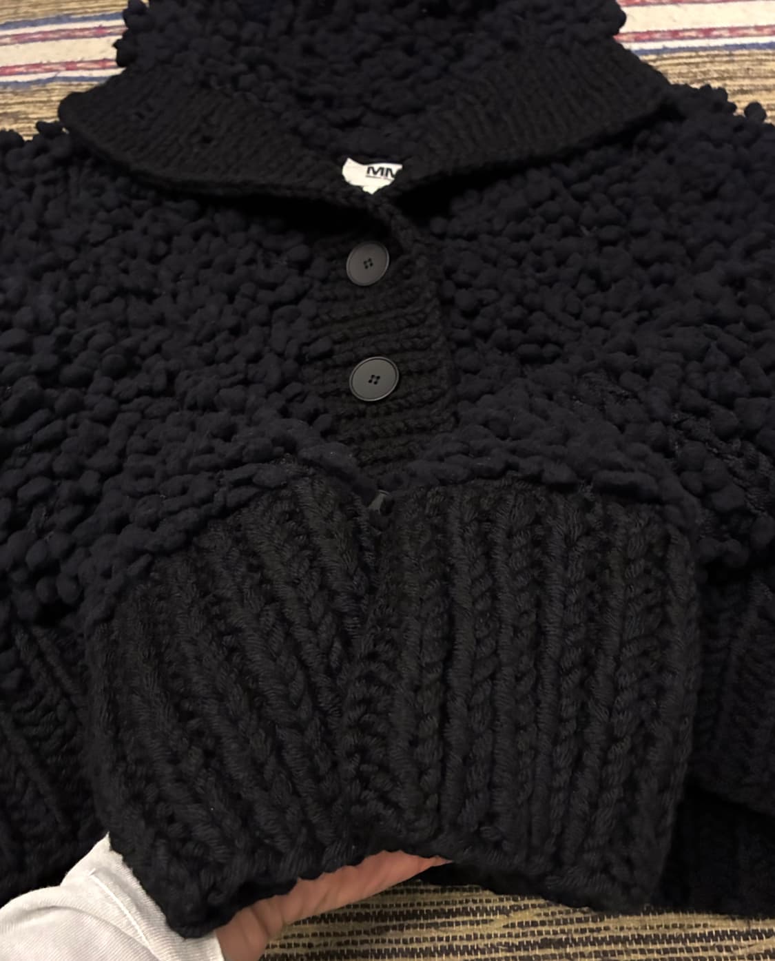 (XS)MM6 메종 마르지엘라 크롭 부클레 니트 가디건 블랙 상품이미지4