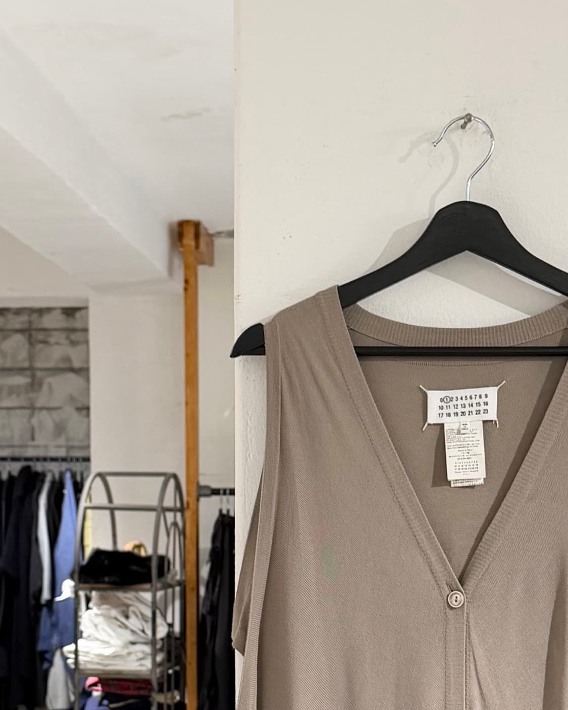 메종 마르지엘라 베이지 롱 니트 슬리브리스 상품이미지2