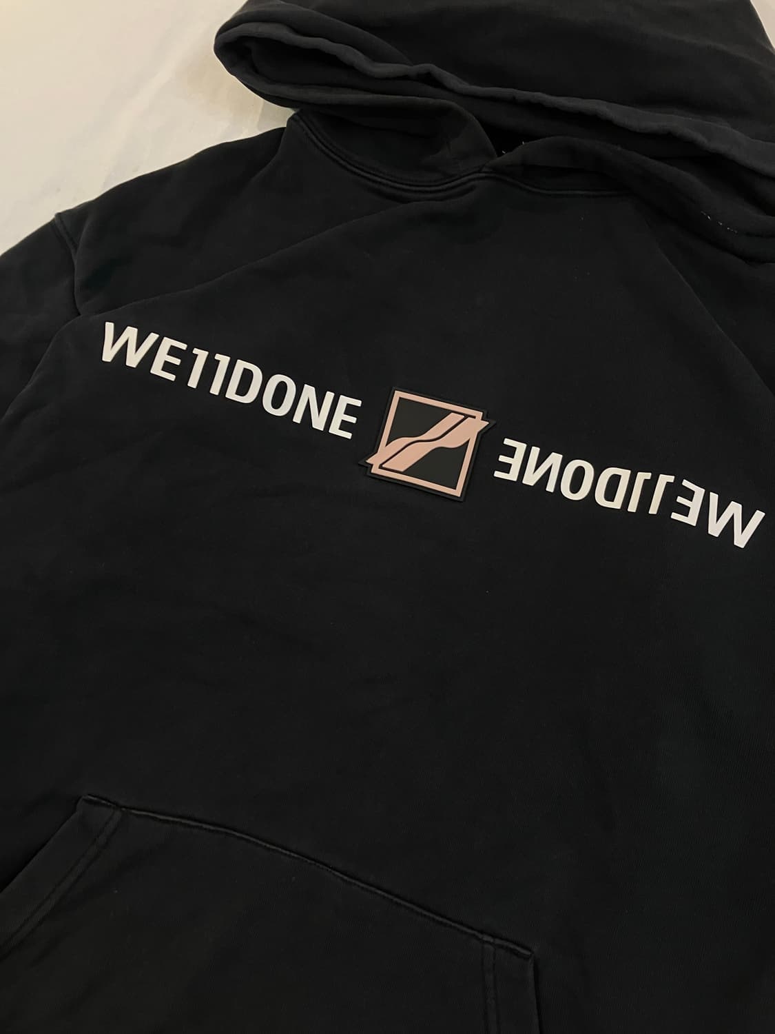 We11done 웰던 로고 블랙 후드티 상품이미지2