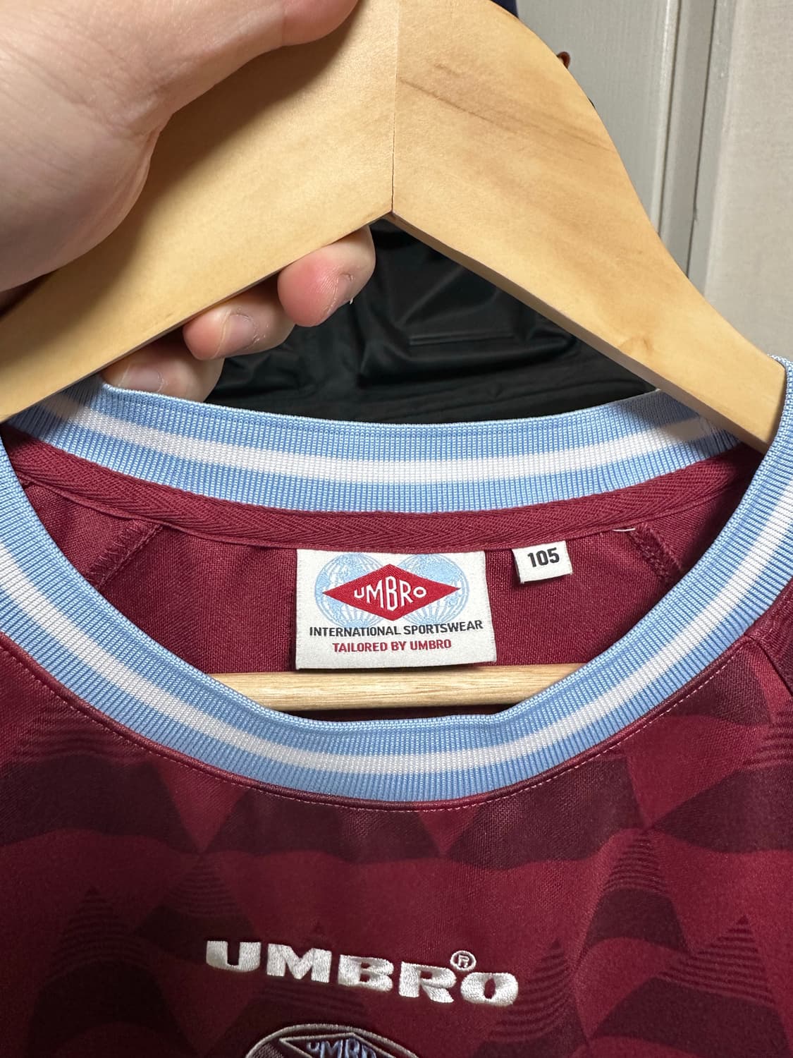 엄브로 반팔티 판매합니다~!! 상품이미지3