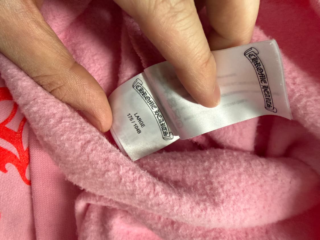 [L] 크롬하츠 백 USA 스크립트 로고 핑크 후드 상품이미지8