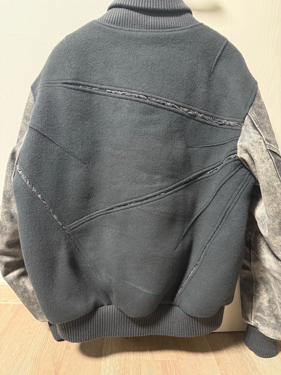 엑슬림 바시티 차콜 L 상품이미지3