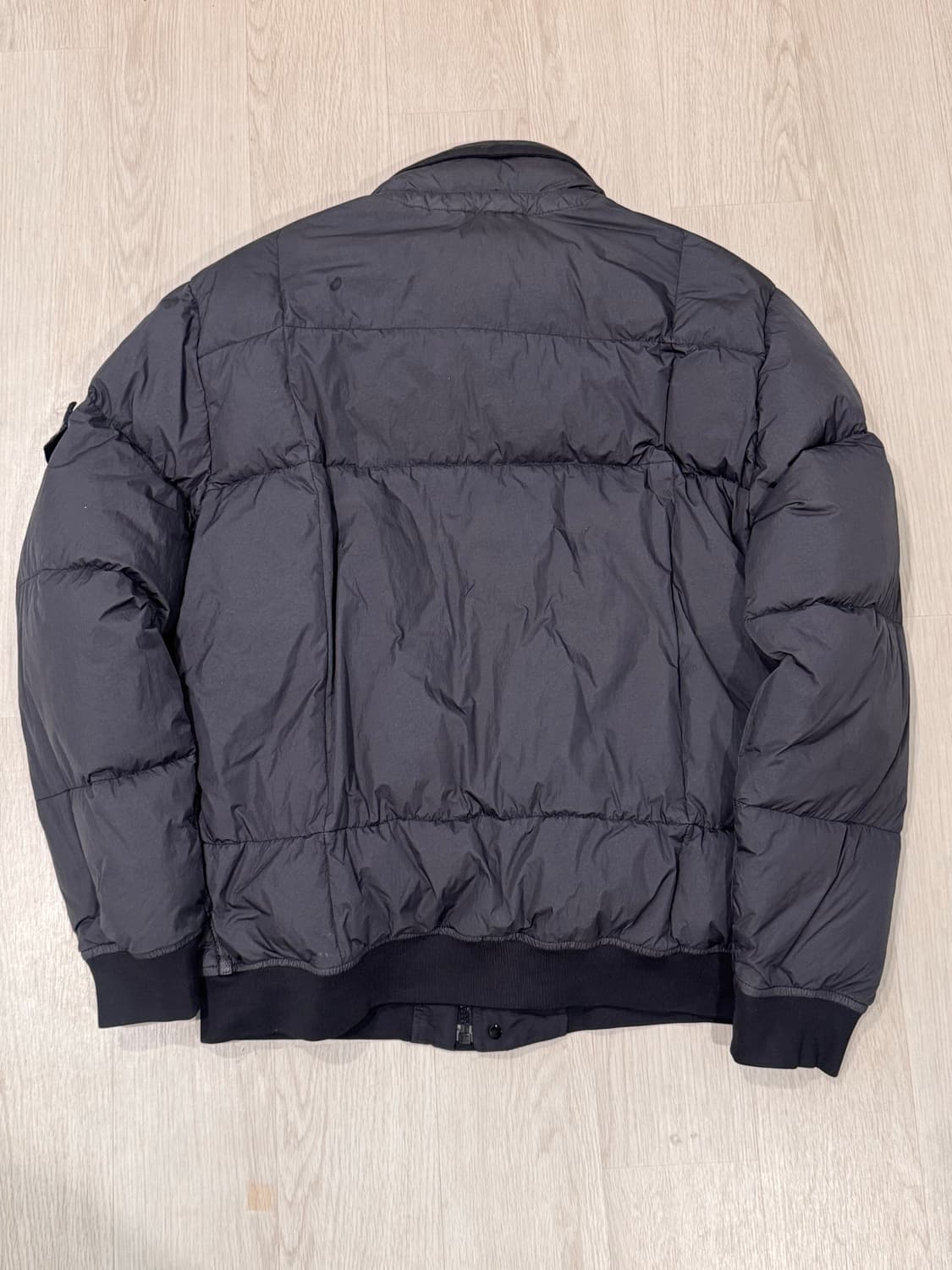 (XL) 스톤아일랜드 화이트와펜 크링클랩스 패딩 그레이 상품이미지2