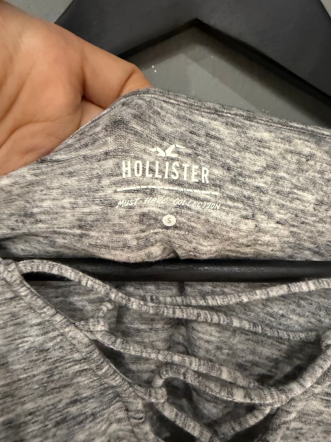 Hollister eyelet detail long sleeve 상품이미지7
