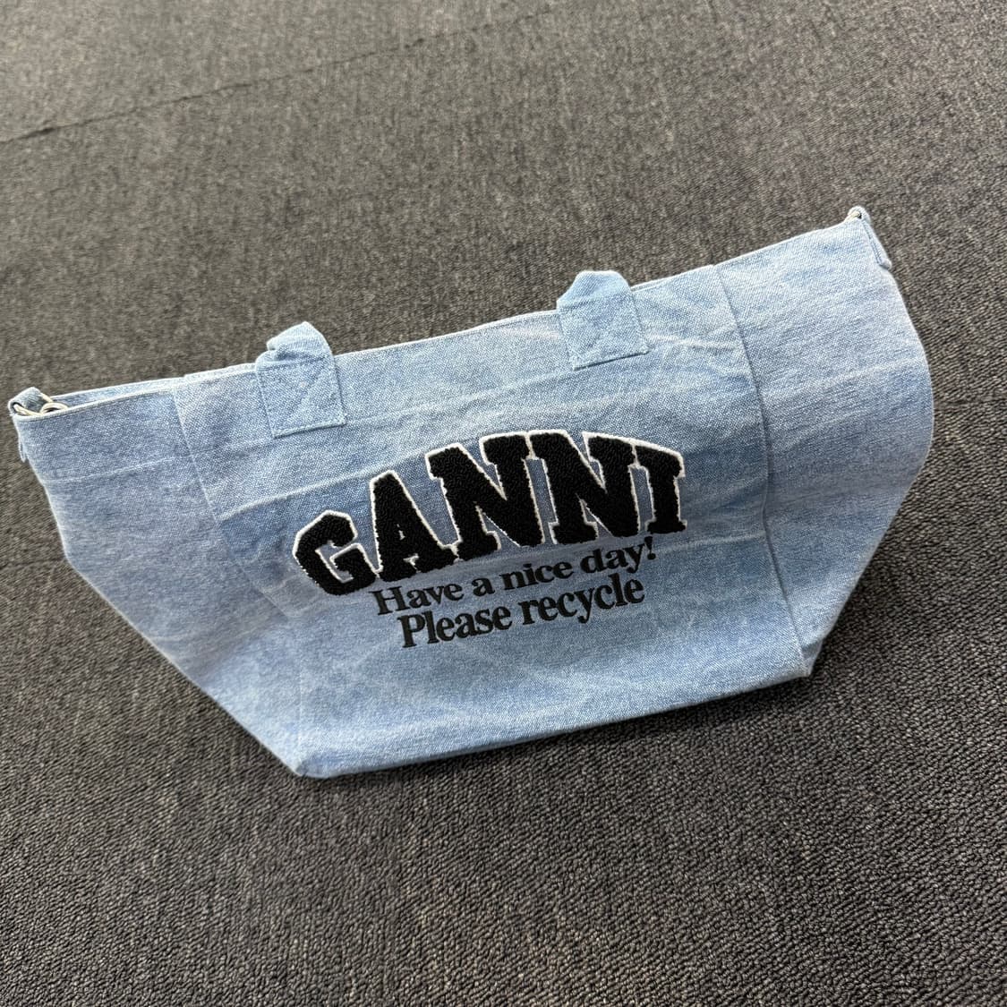 GANNI 가니 로고 데님 토트백 상품이미지4