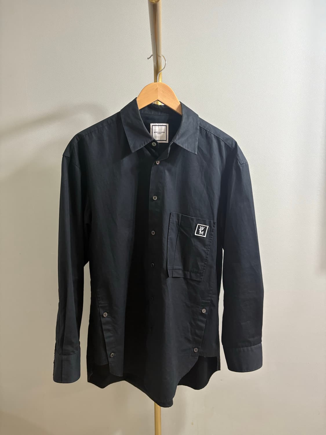 우영미 백로고 셔츠 상품이미지2