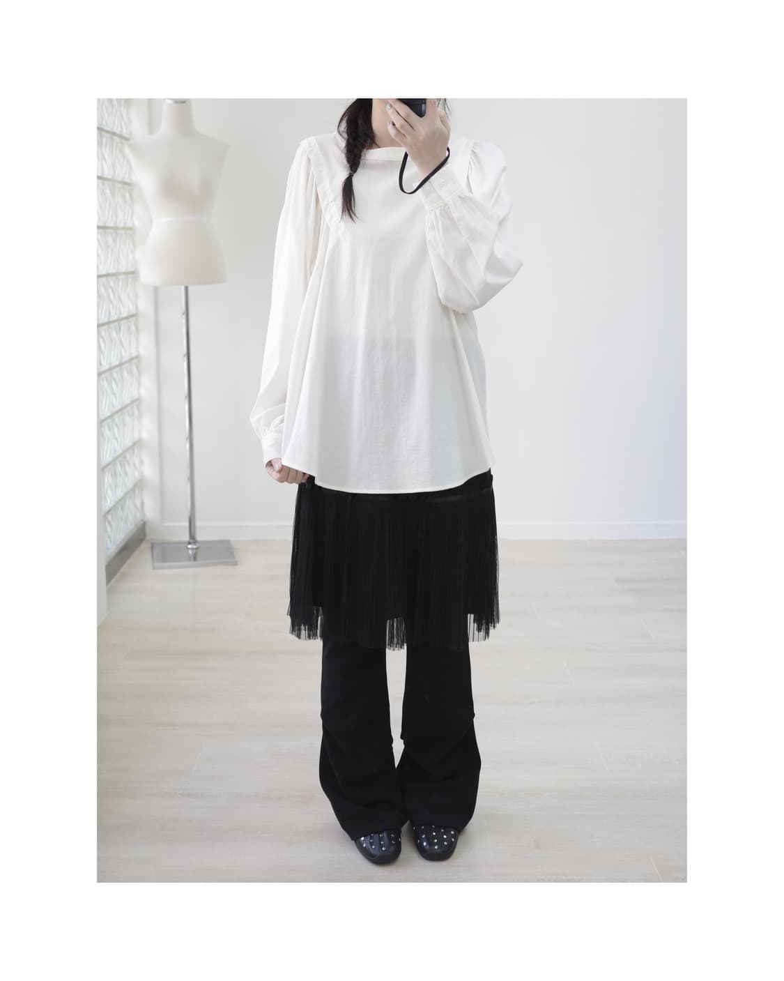 White pintuck blouse 상품이미지2