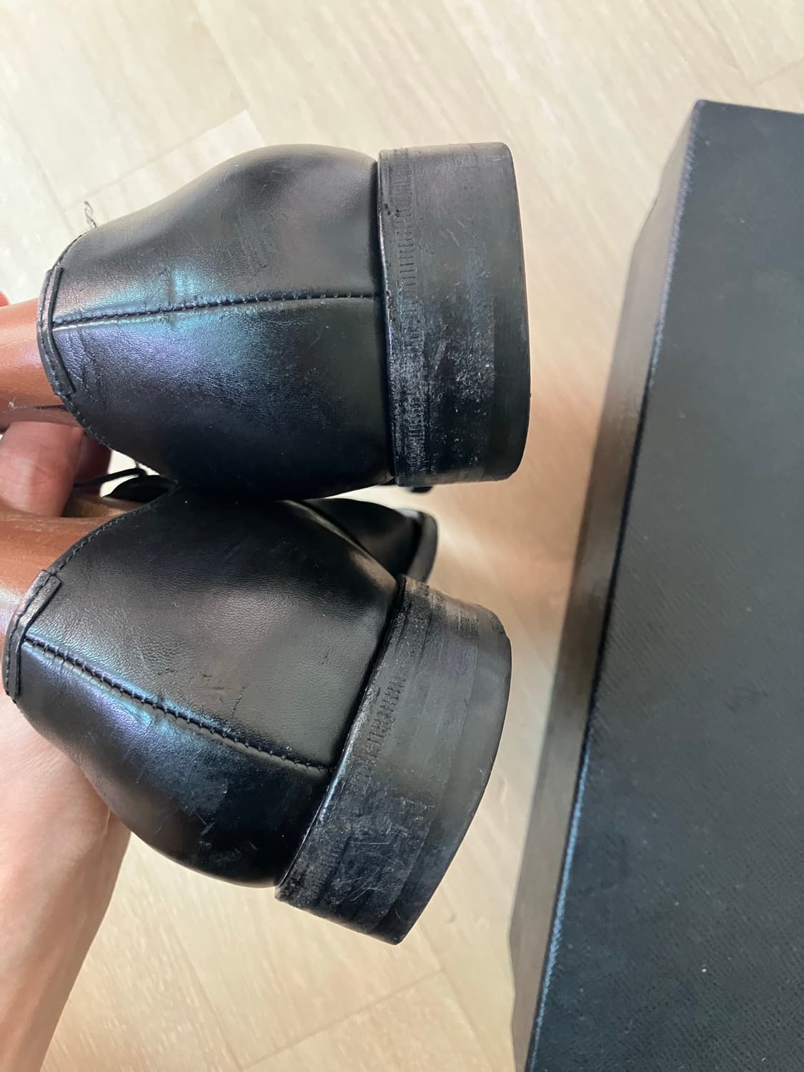 프라다 스퀘어토 슈즈 상품이미지3