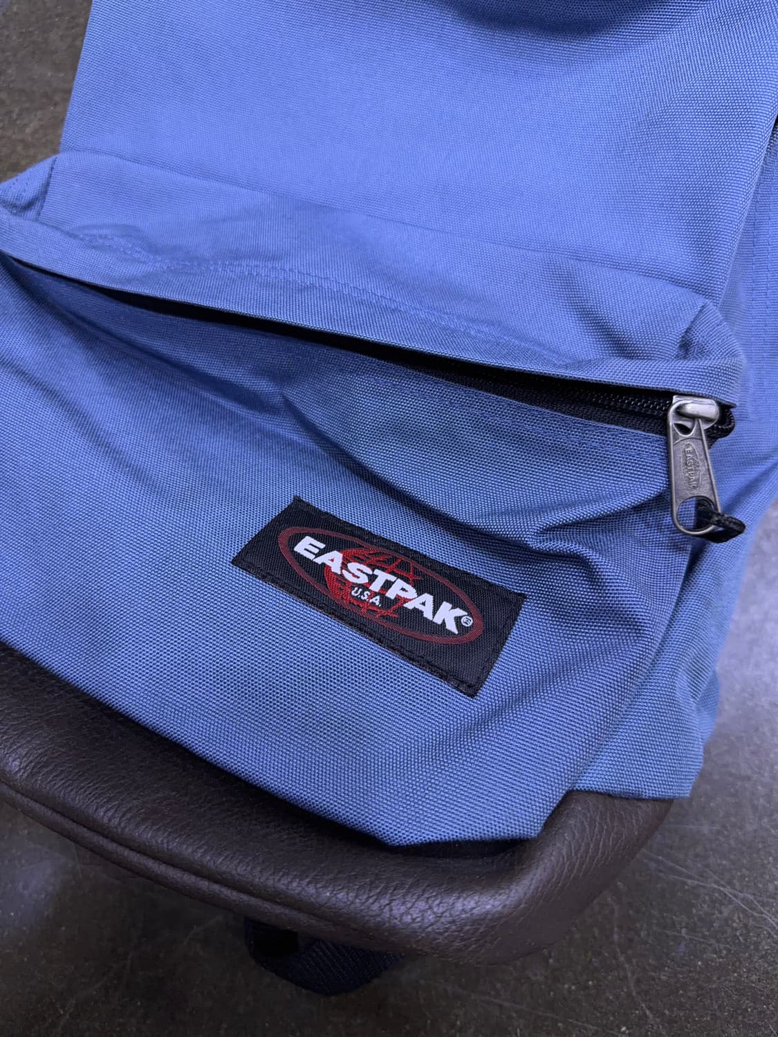 이스트팩 럭색 가죽 배색 블루 백팩 상품이미지5