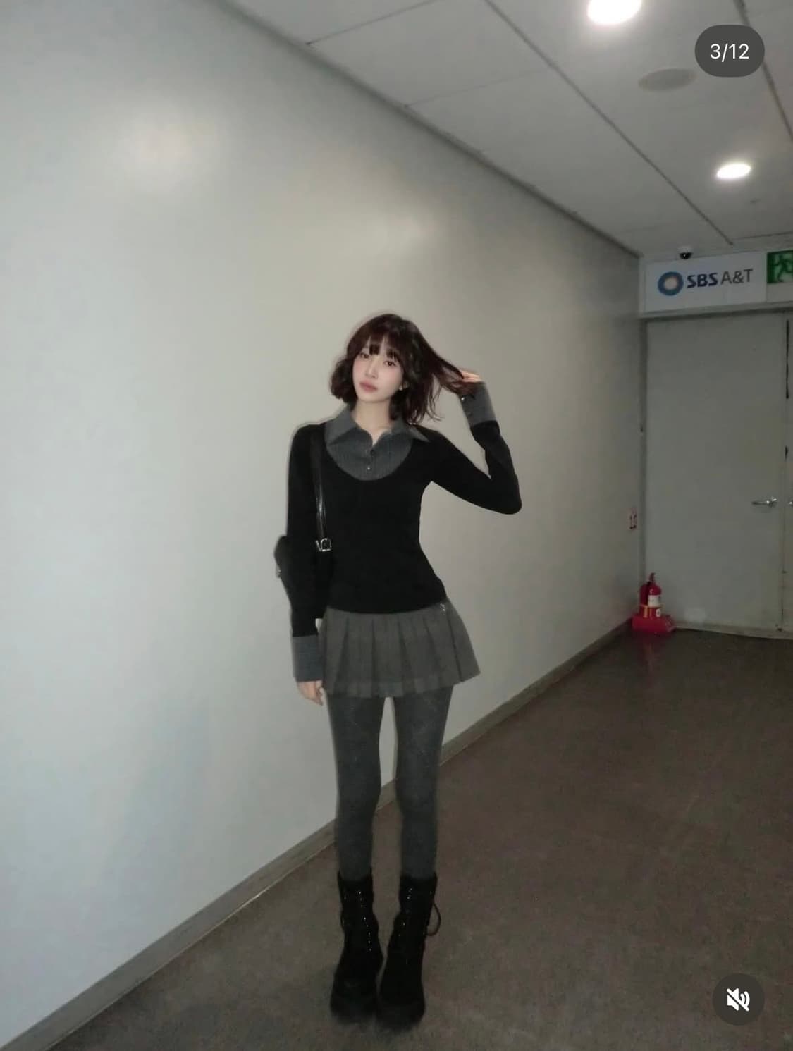 아크메서드 모노 셔츠 레이어드 탑 (블랙 & 그레이) 상품이미지7