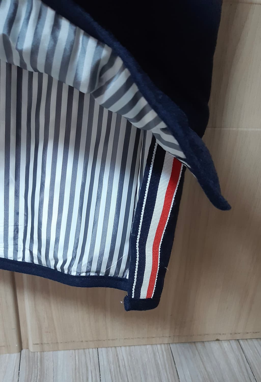 톰브라운 패딩 조끼  상품이미지4