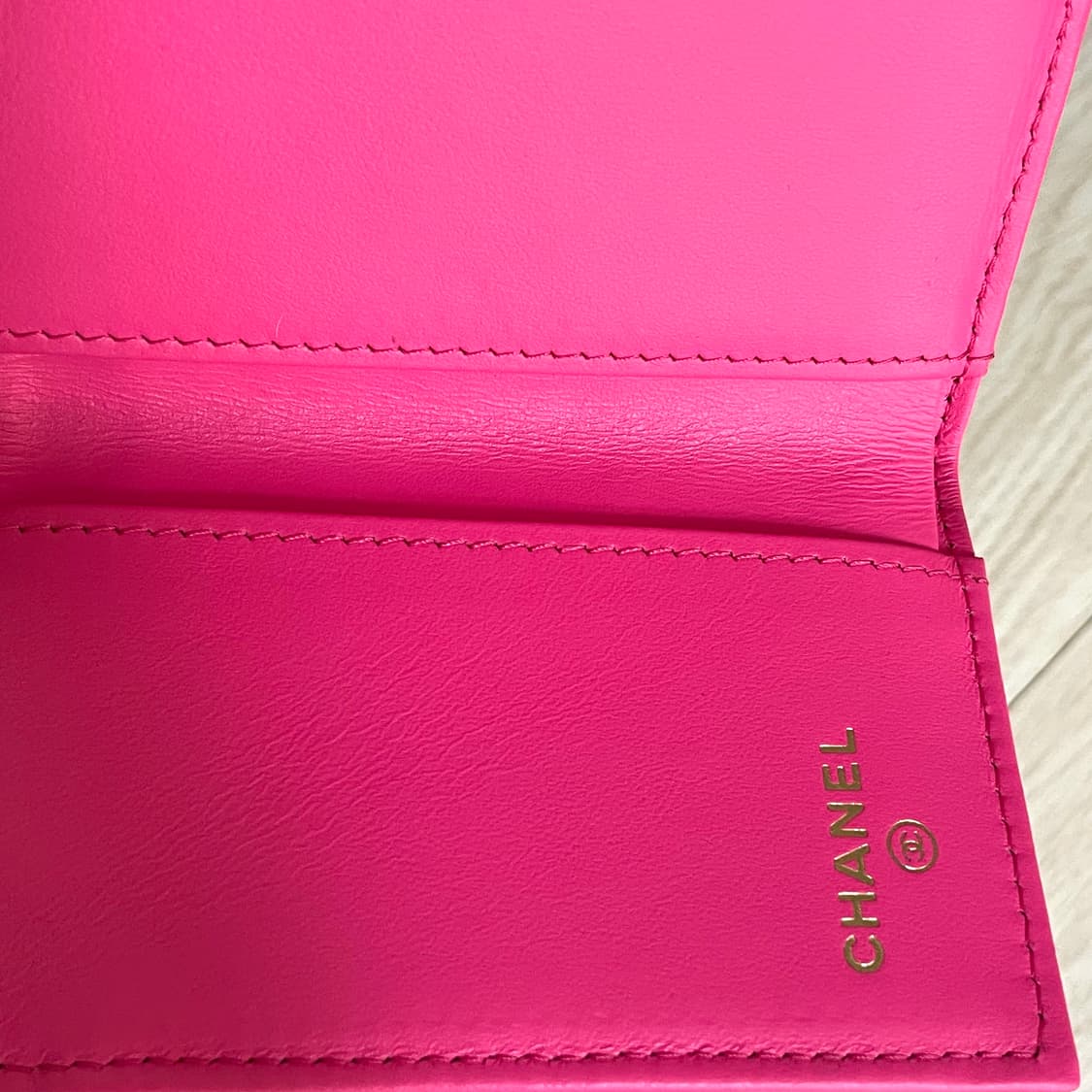 샤넬 클래식 캐비어 3단지갑 푸시아핑크 내장칩 새제품 상품이미지7