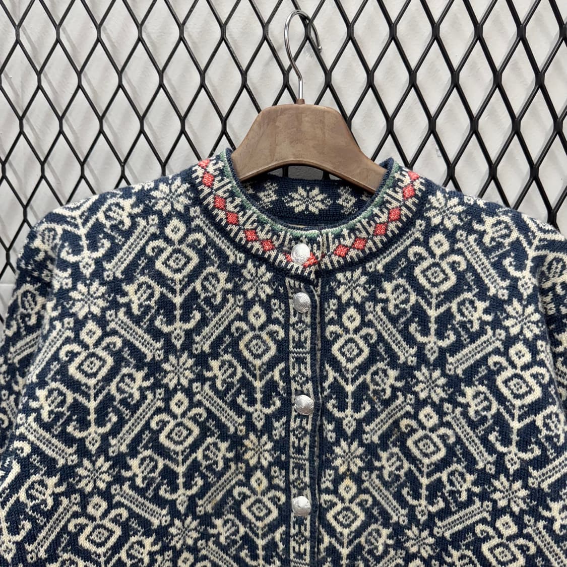 데일 오브 노르웨이 자가드 울 니트 가디건 노르딕 패턴 네이비 상품이미지3