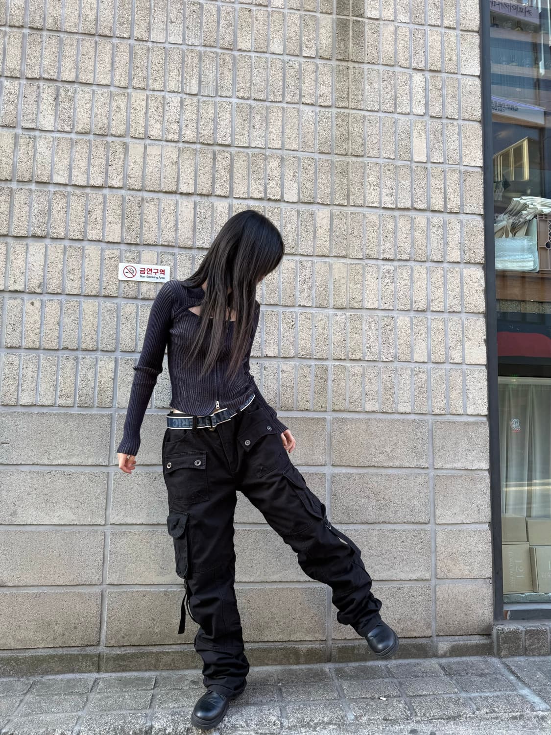 아웃포켓 디테일 블랙 카고팬츠 상품이미지1