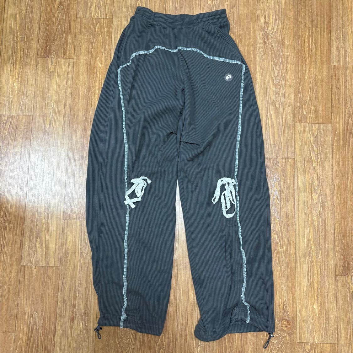 허그유어스킨 레이스조거팬츠 차콜 상품이미지2