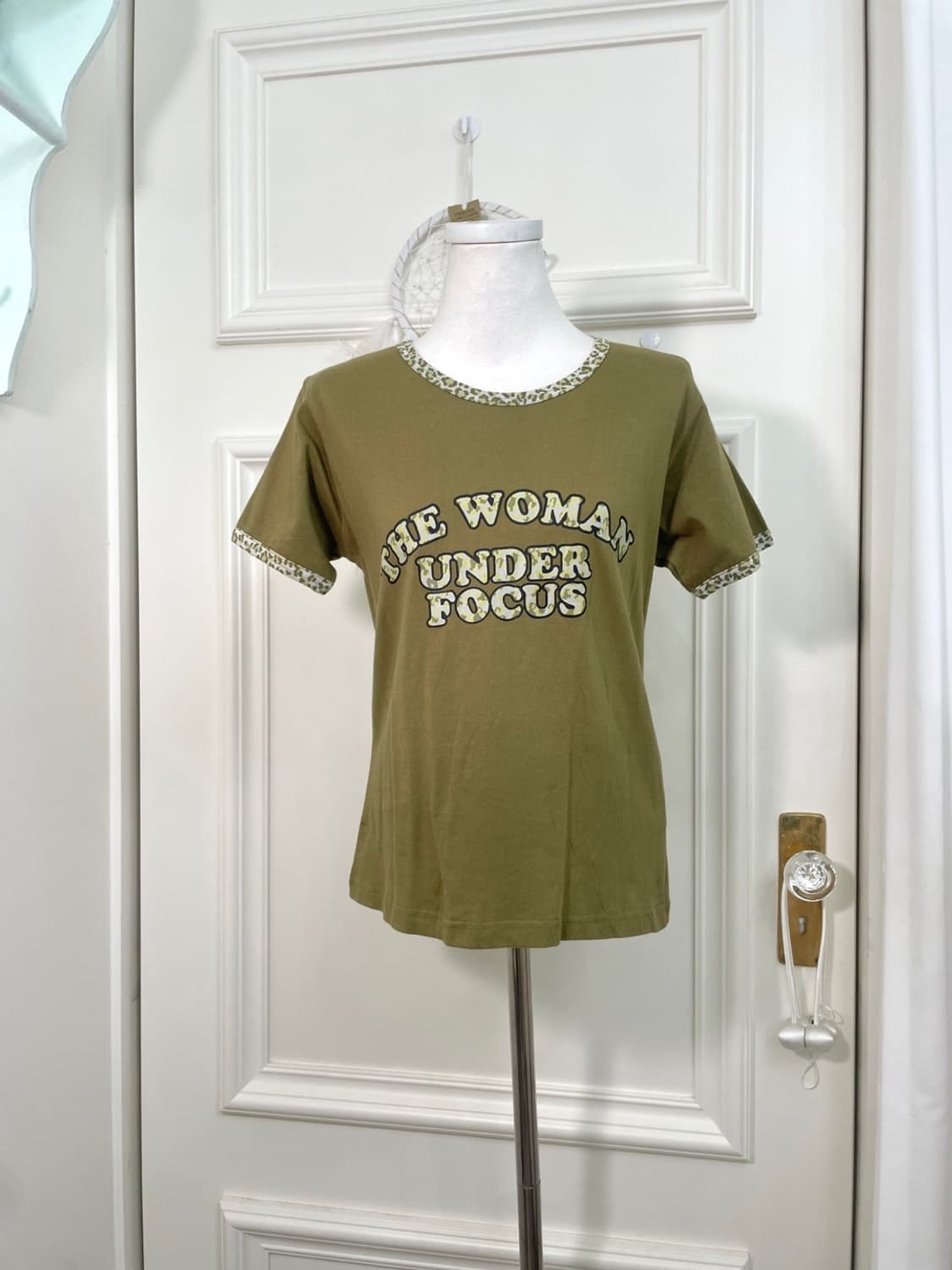 khaki leopard point half top 상품이미지1