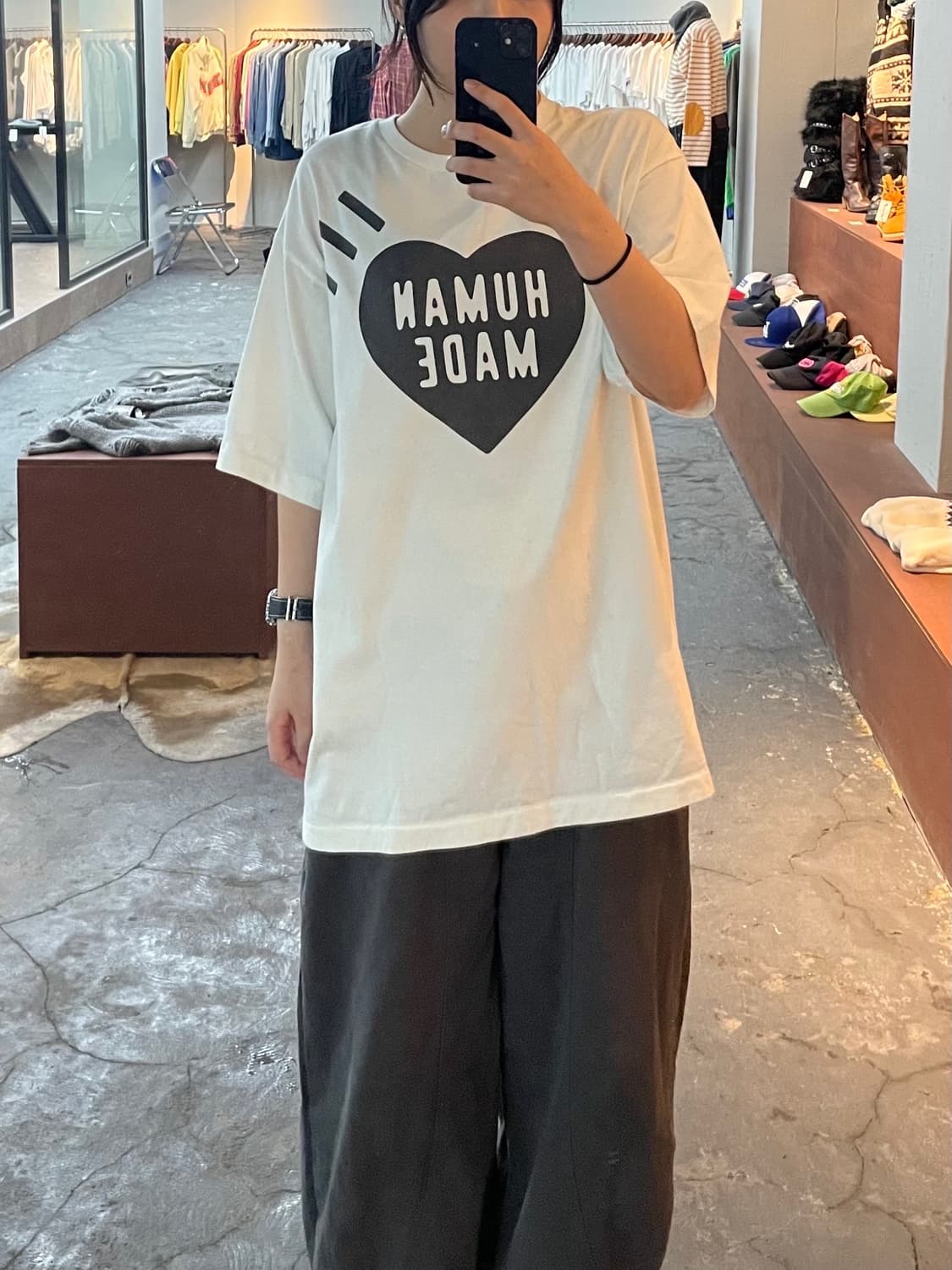 휴먼메이드 블랙 하트로고 반팔 H591 상품이미지1
