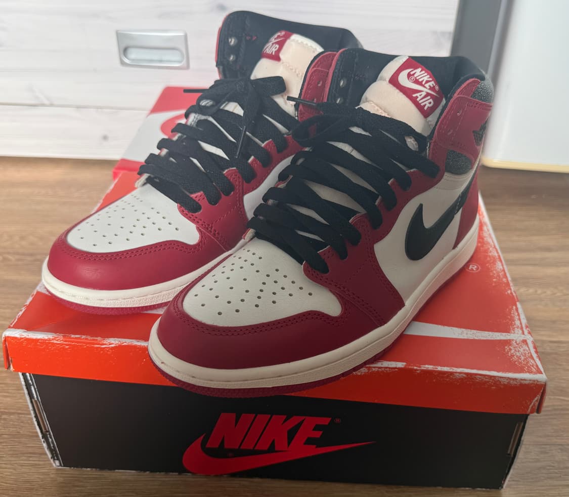 (새상품) NIKE JORDAN 나이키 조던 1 시카고 2022 상품이미지3
